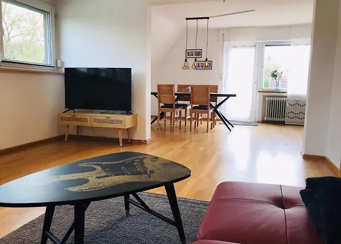 Schöne Ferienwohnung mit viel Platz und Parkplatz