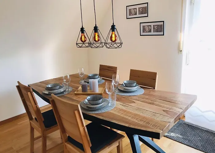 Schöne Ferienwohnung mit viel Platz und Parkplatz